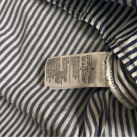 Old Navy Blouse - Picture 5 of 5